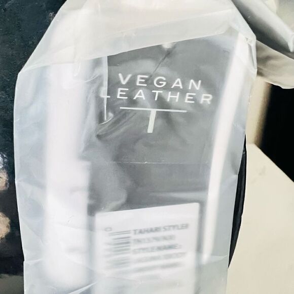 TAHARI Laguna Crossbody Bag, Vegan Patent Leather, Black, Adjustable Strap, NWT - Picture 13 of 16